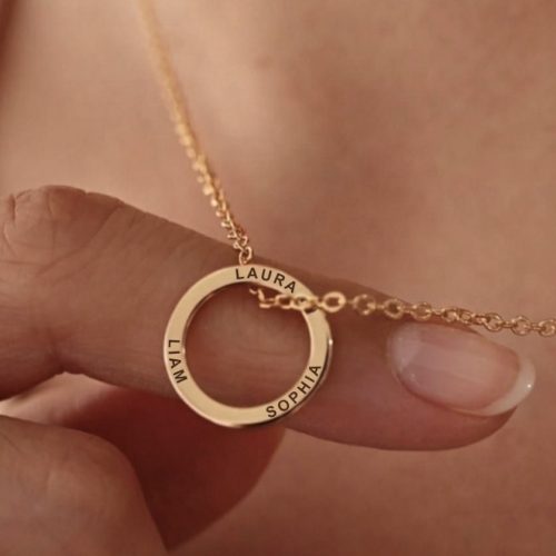 Collier Laura